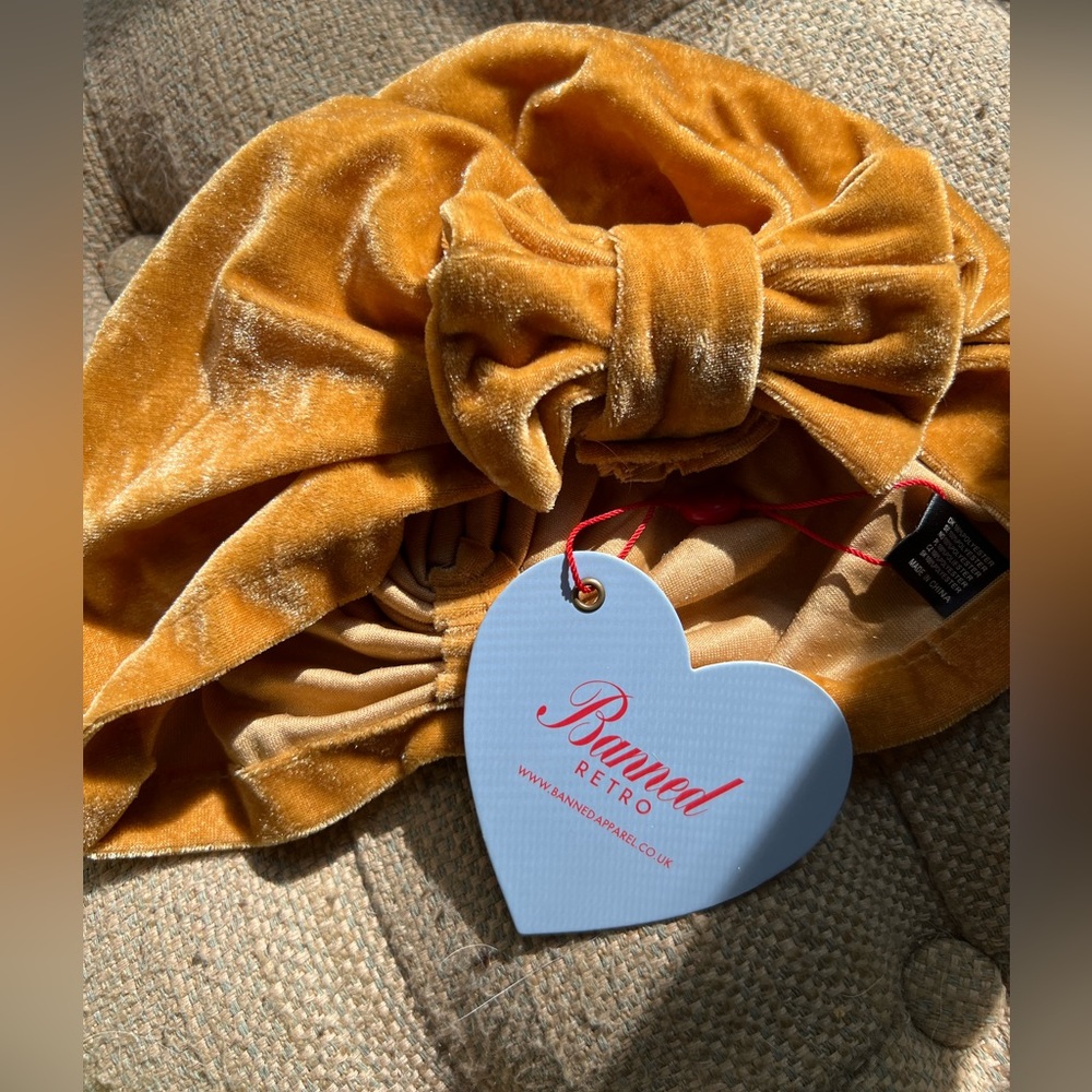 Unique Vintage brand mustard velvet turban pack